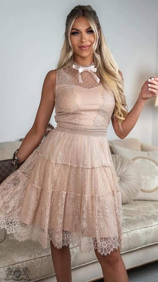 Smėlio spalvos proginė suknelė