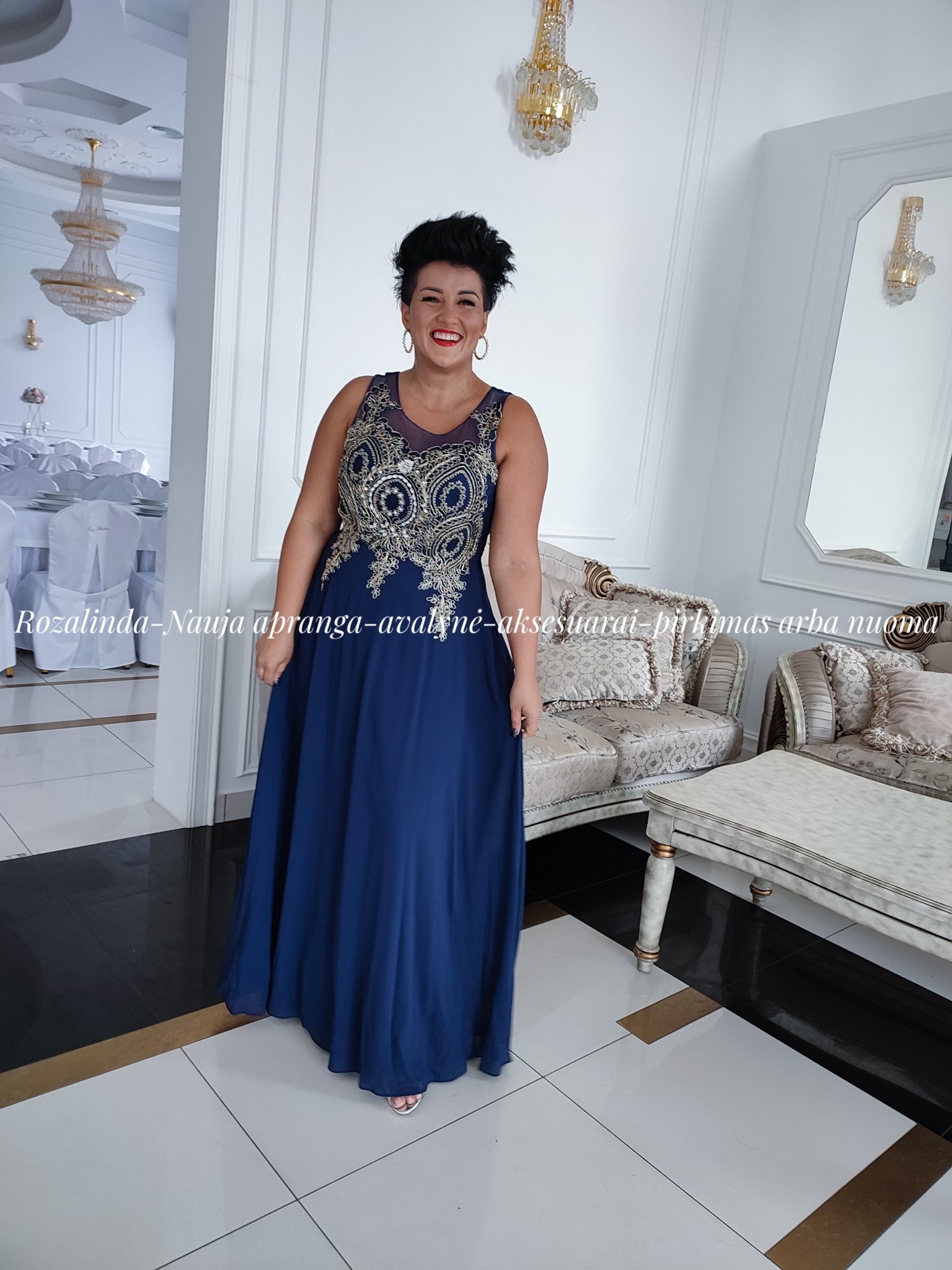 Rašalo mėlyna ilga vakarinė suknelė su karoliukais ir tampria nugara