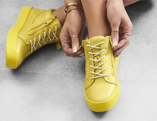 Kedukai su auliuku spalva Geltona