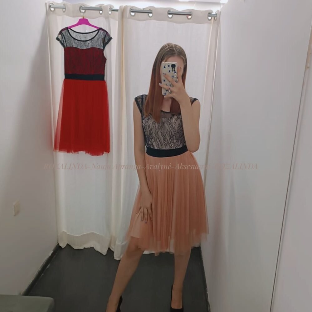 Proginė suknelė su tiuliu persikinė