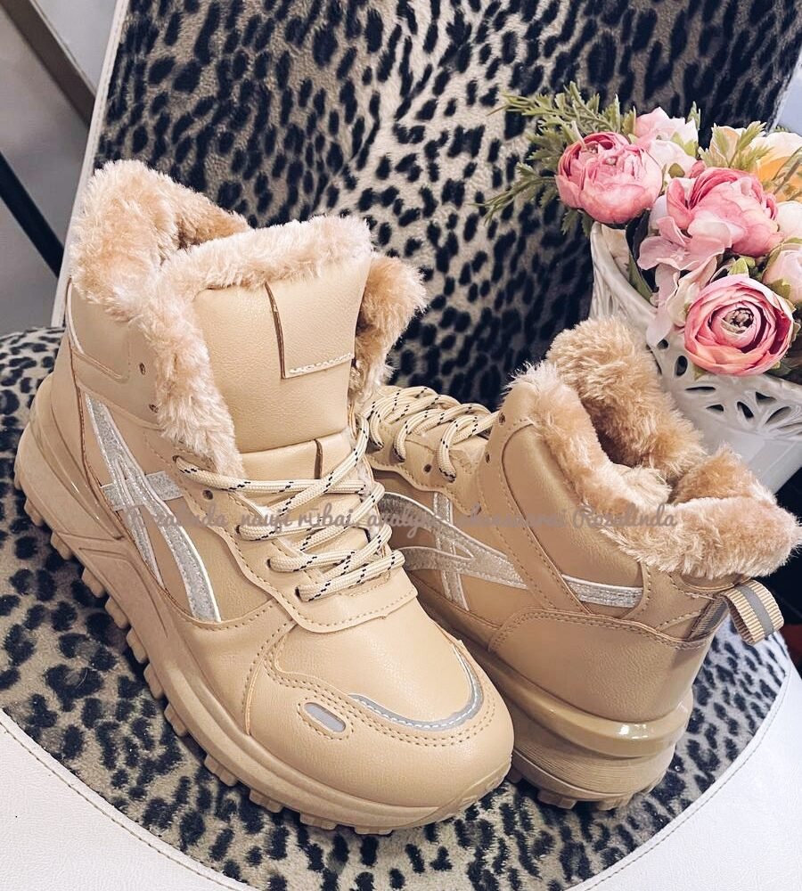 Rusvi kedukai su kailiuku