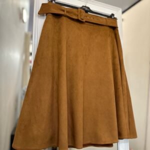 MIDI ilgio varpelio formos karamelinės spalvos sijonas su diržu ir kišenėmis