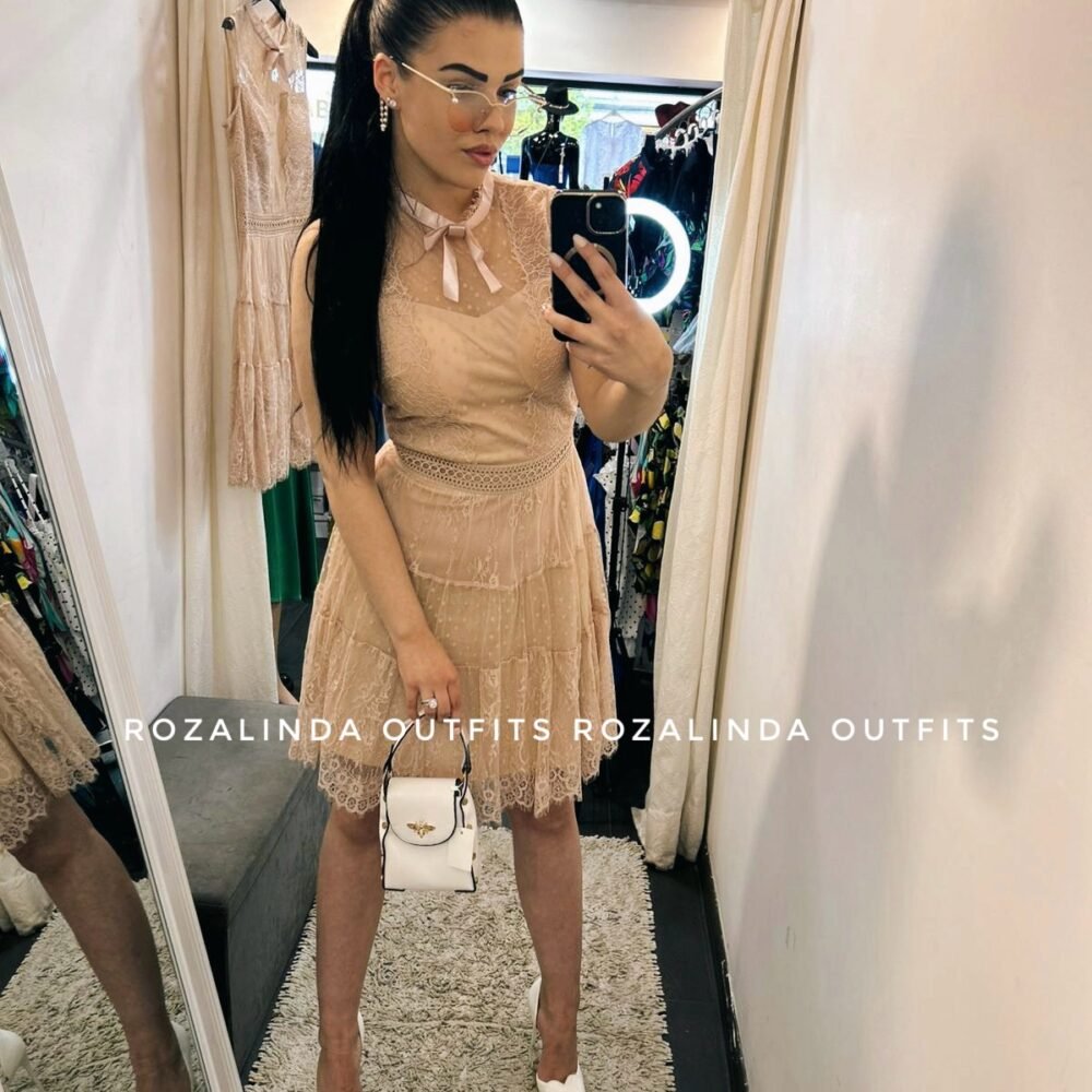 Smėlio spalvos nėriniuota suknelė be rankovių