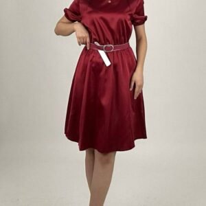 Bordo spalvos suknelė
