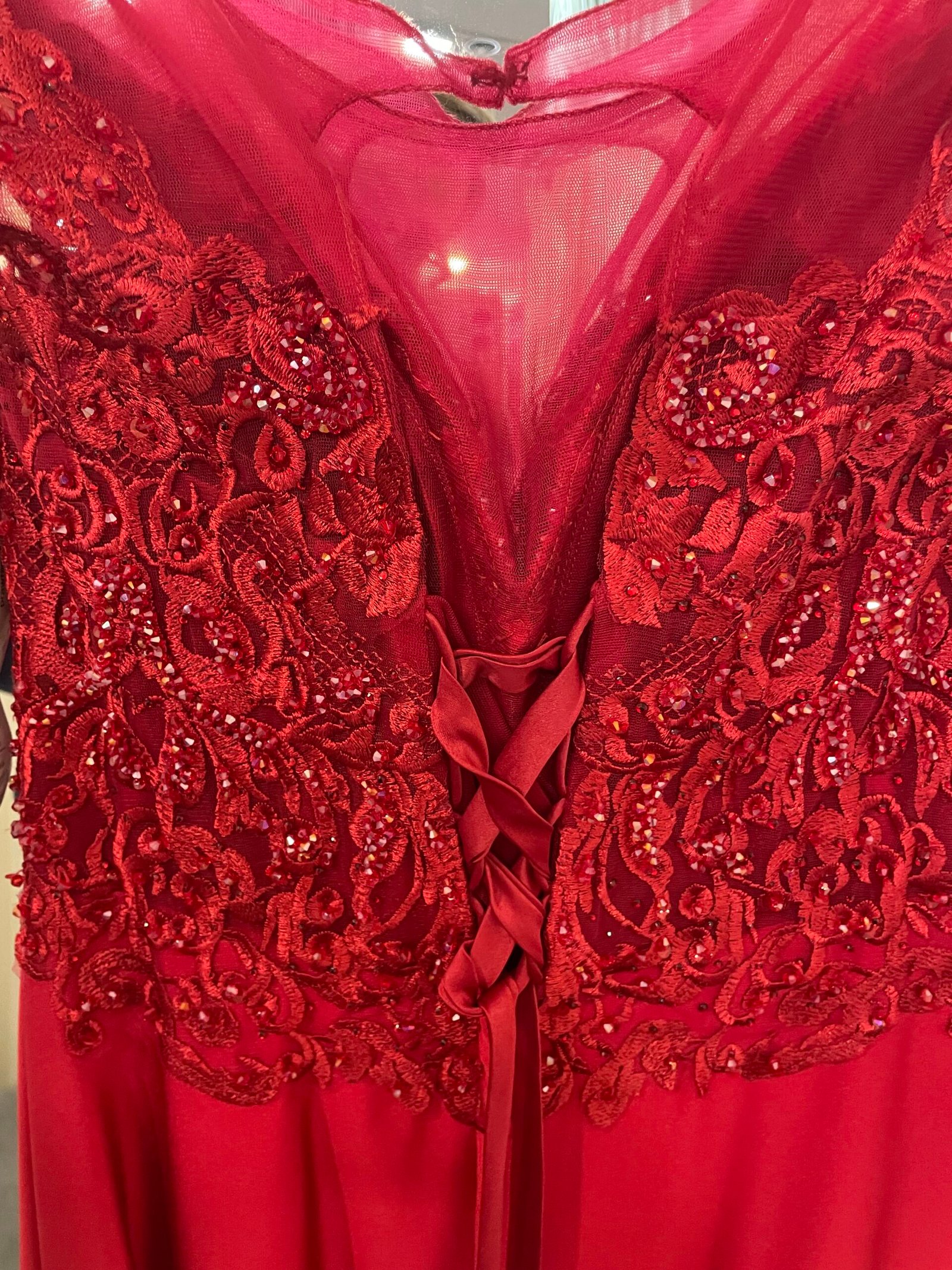 Ilga raudona suknelė su ažūriniu viršumi ir suvarstymu nugaroje, 40dydis - Image 6
