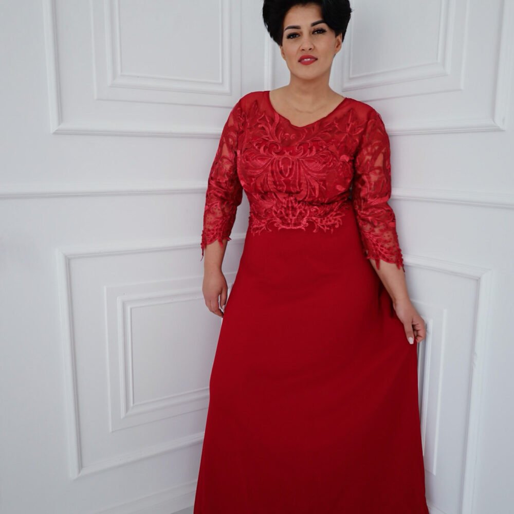 Ilga raudona ažūrinė suknelė „Raudona elegancija“ 54dydis