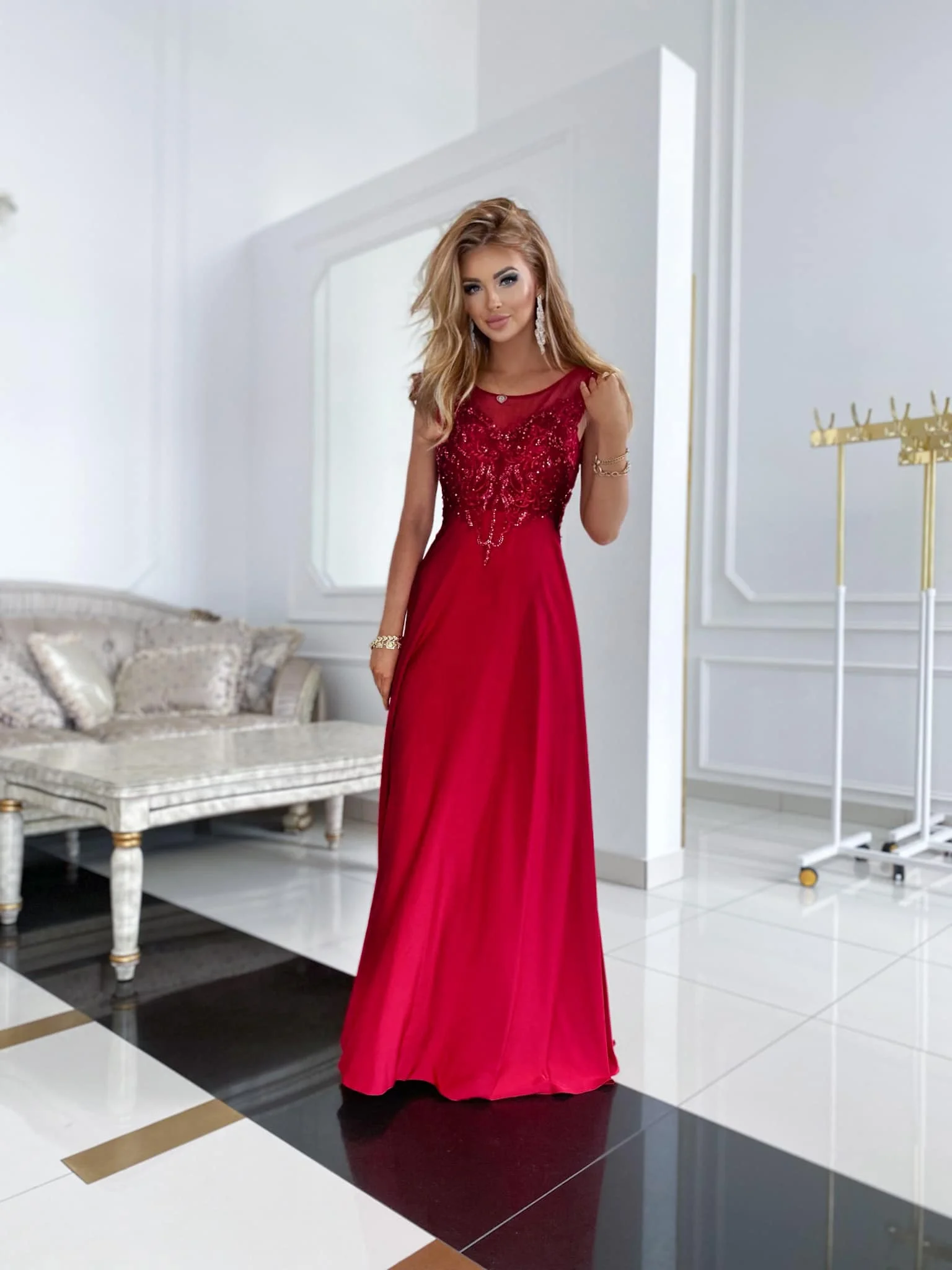 Ilga raudona suknelė su ažūriniu viršumi ir suvarstymu nugaroje, 40dydis - Image 3