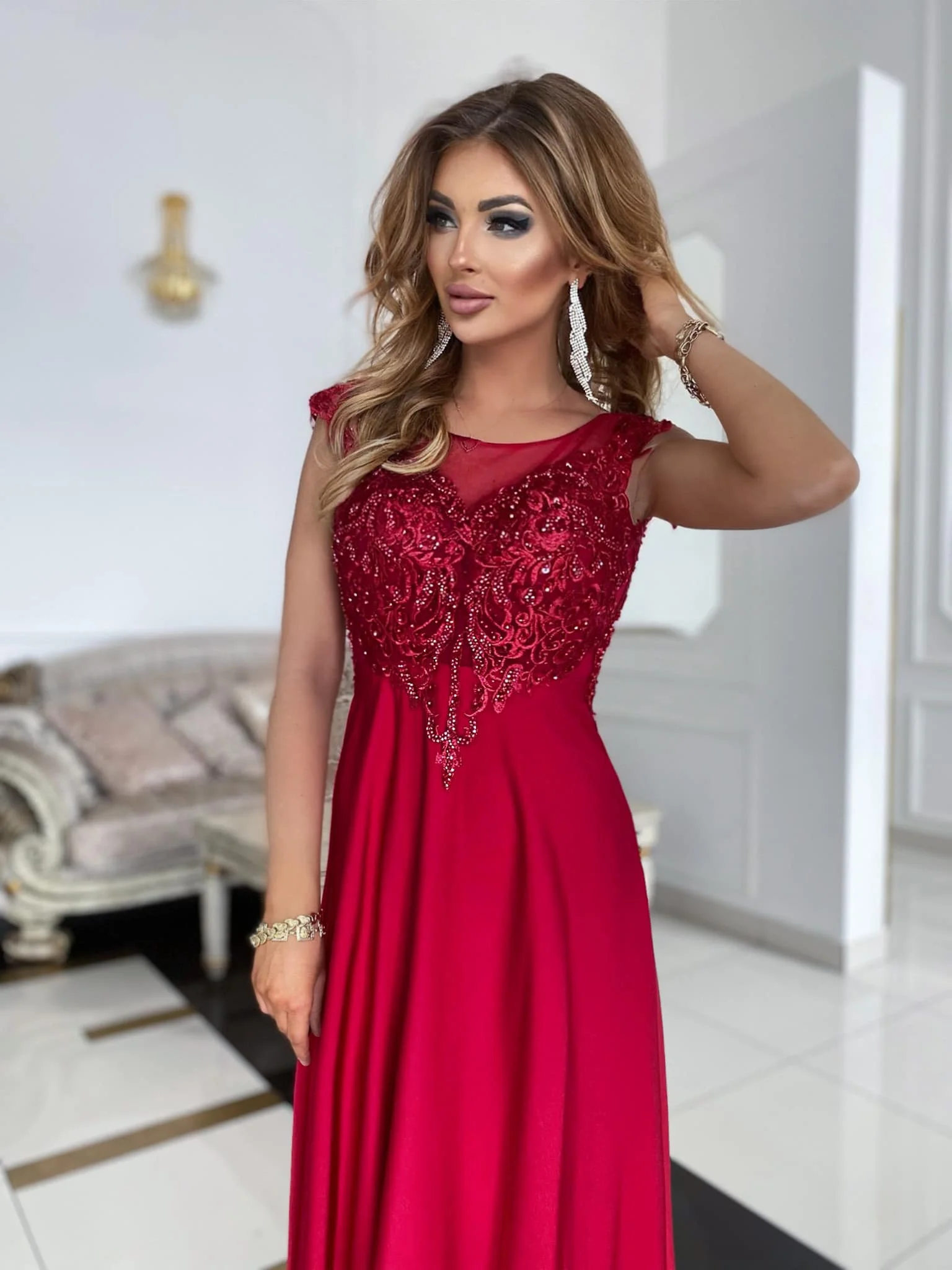 Ilga raudona suknelė su ažūriniu viršumi ir suvarstymu nugaroje, 40dydis - Image 2