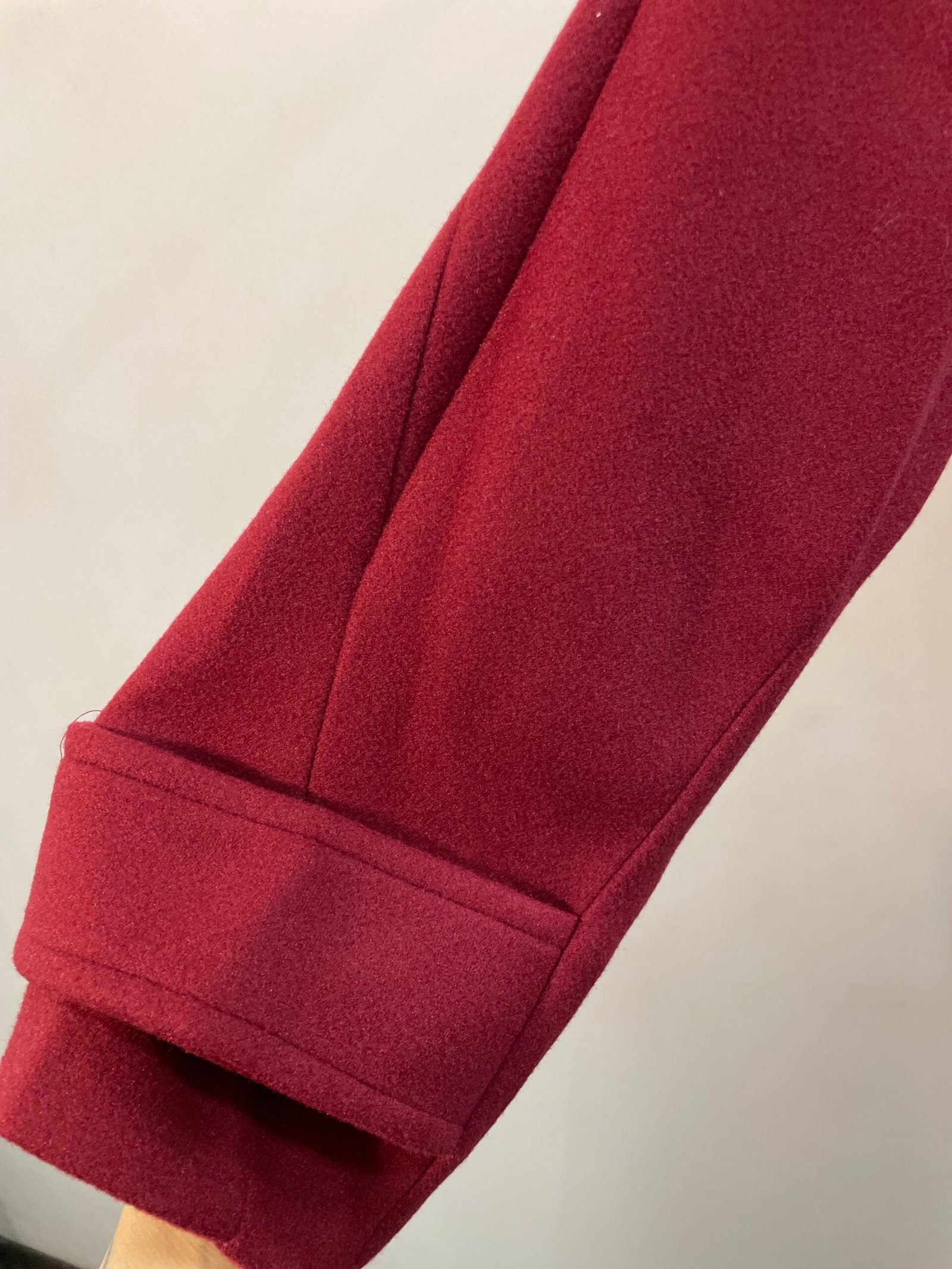 Premium burgundiškas vilnonis pusilgis paltas su diržu - Image 6